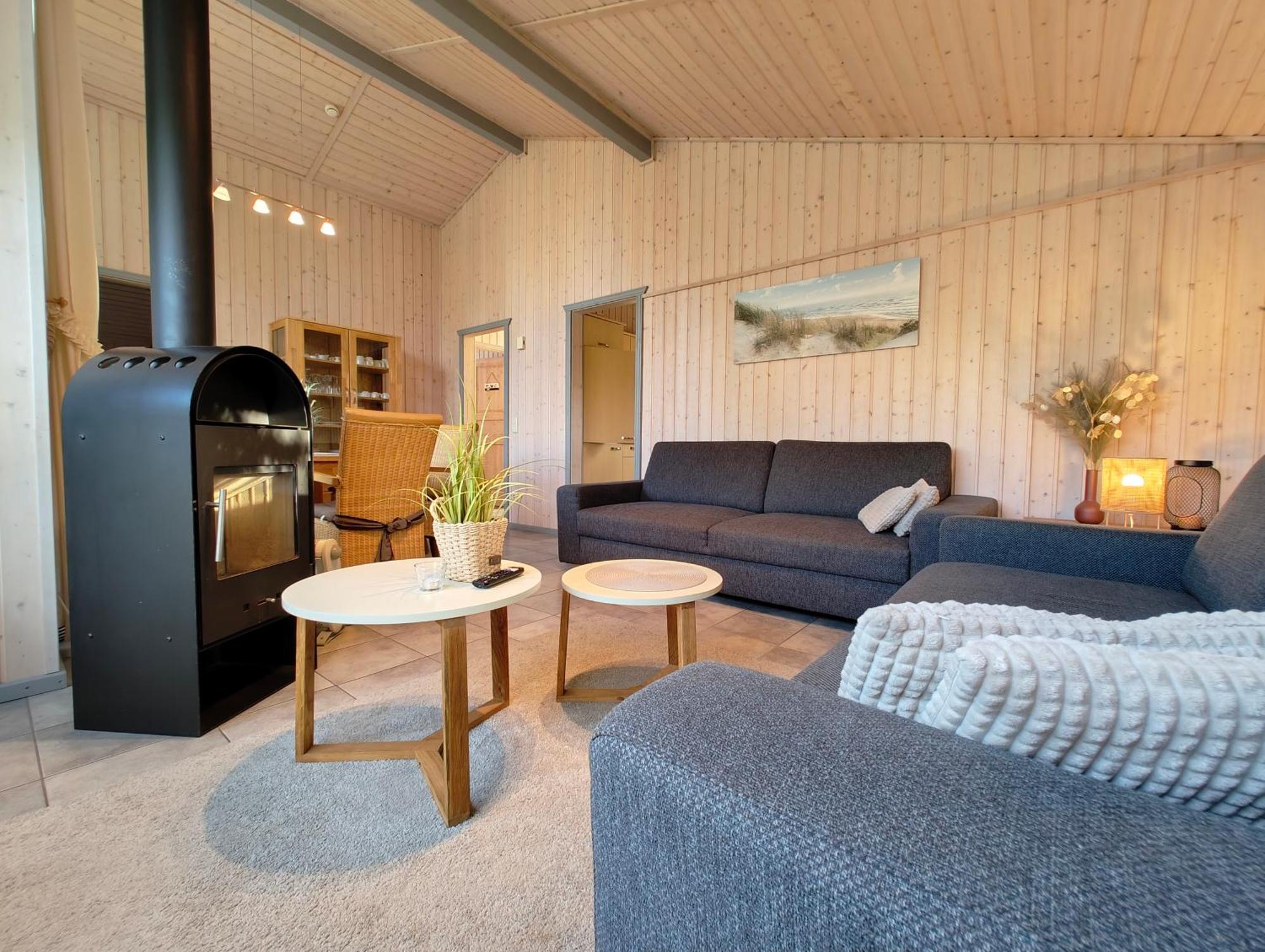 Holiday home Seeschwalbe 48 *